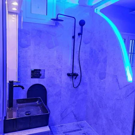 Oinos Luxury Apartment